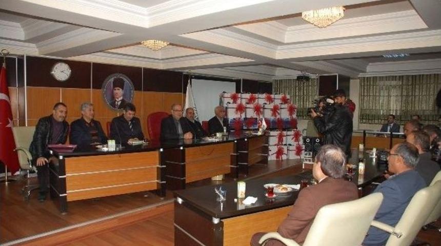 Adıyaman Belediyesinden, 33 Muhtara Bilgisayar Ve Yazıcı Dağıtımı