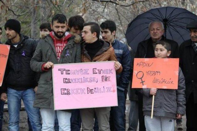 Çankırı'da Üniversite Ve Lise Öğrencileri Özgecan Için Yürüdü