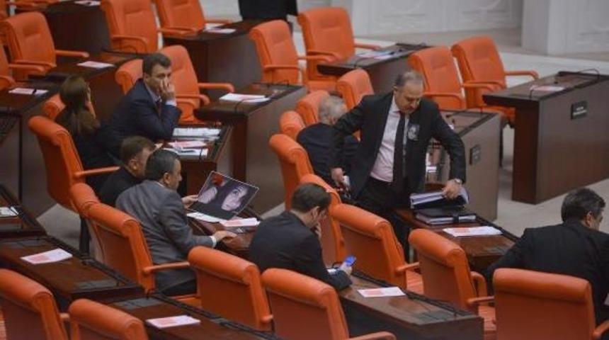 Tbmm &Ouml;zgecan Aslan I&ccedil;in Siyaha B&uuml;r&uuml;nd&uuml;