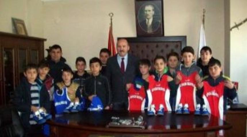 Kuyucak Belediyesi&rsquo;nden G&uuml;reş&ccedil;ilere Jest