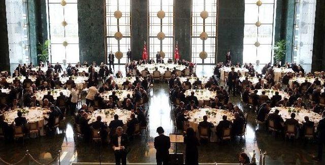 Cumhurbaşkanı Erdoğan, Muhtarlara Yemek Verdi