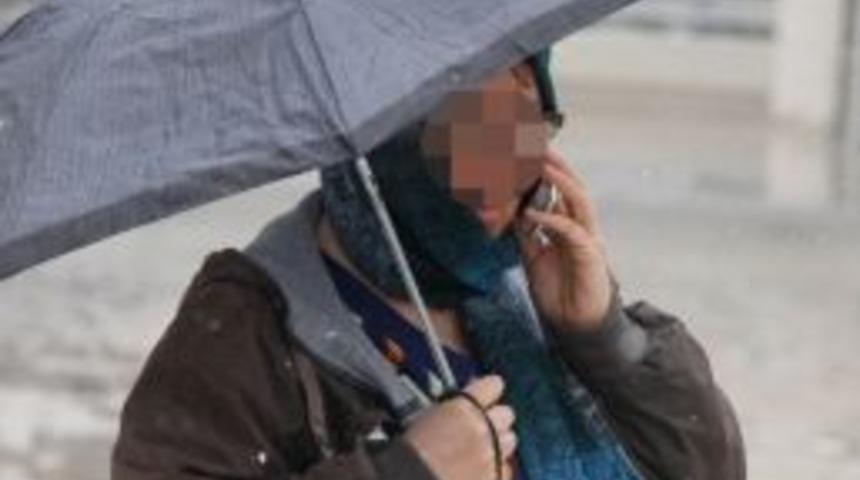 Dolandırıcılıktan Yargılanan Kadın, Kendini Şikayet Edenlere Teşekk&uuml;r Etti