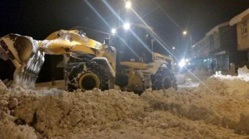 Karlıova'da Eğitime Kar Engeli