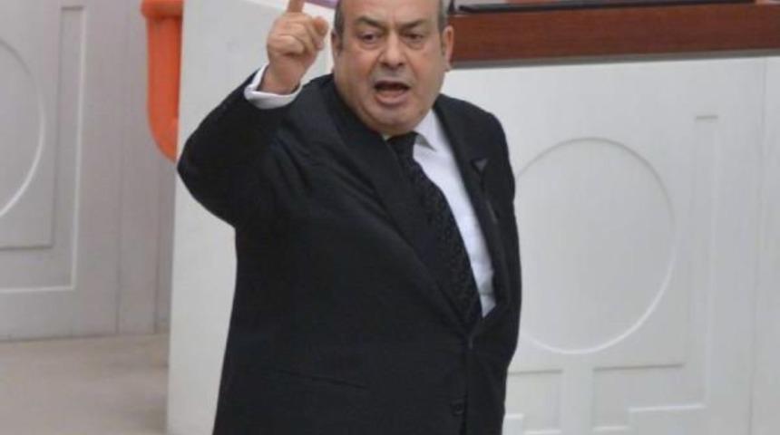 Hasip Kaplan Başkanlık Divanına Y&uuml;r&uuml;d&uuml;