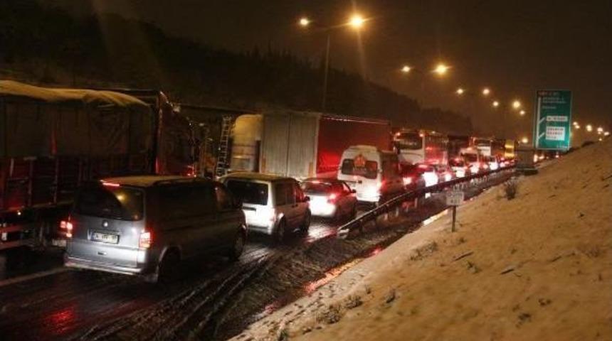 Fatih Sultan Mehmet K&ouml;pr&uuml;s&uuml; 3,5 Saat Sonra Trafiğe A&ccedil;ıldı