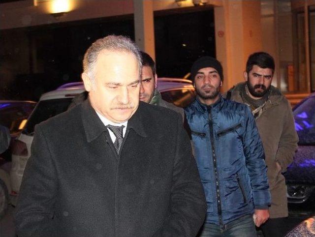 Chp’li Vekiller, Tedavi Gören Musa Çam’ı Ziyaret Etti 3