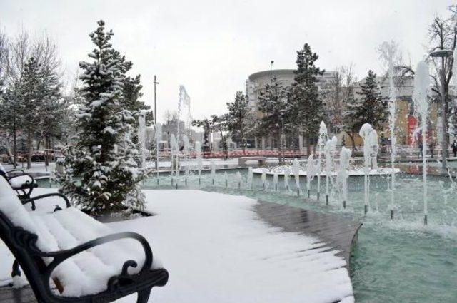 Kar Yağışı, Kayseri Ve Nevşehir'de Ulaşımı Olumsuz Etkiledi