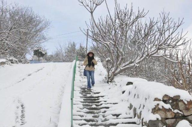 Kartepe'de Kar Kalınlığı 3 Metreye Ulaştı