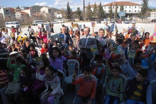 Seydikemer’de Kitap Bayramı