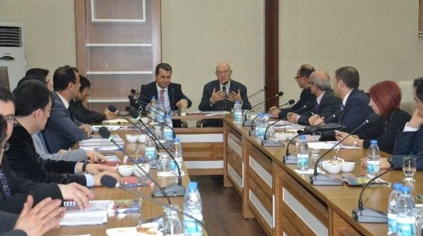 Vali Azmi &Ccedil;elik Başkanlığında Batman Sağlık Turizmi Masaya Yatırıldı