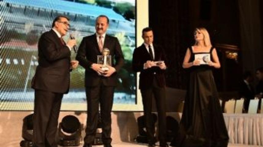 Akg&uuml;l, Siyaset Dergisi 20. Yıl &Ouml;zel &Ouml;d&uuml;l&uuml;&rsquo;ne Layık G&ouml;r&uuml;ld&uuml;