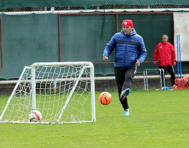 Antalyaspor’da Cezaya İtiraz Eden Arif Şahin A Takımda Yer Alamayacak