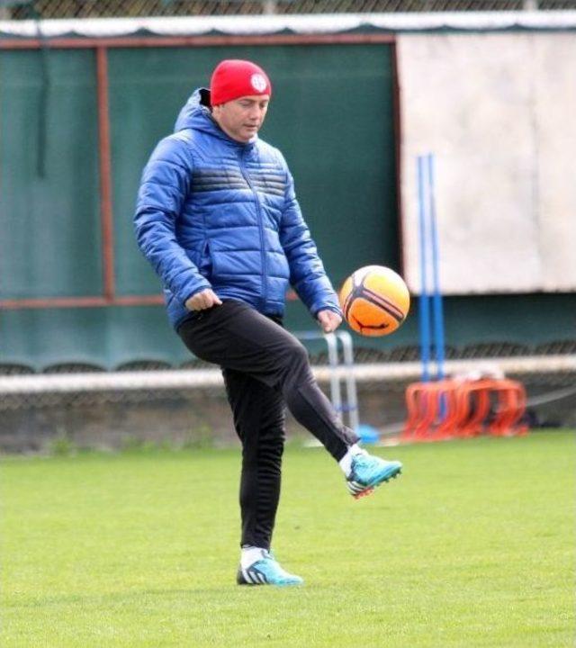 Antalyaspor’da Cezaya İtiraz Eden Arif Şahin A Takımda Yer Alamayacak