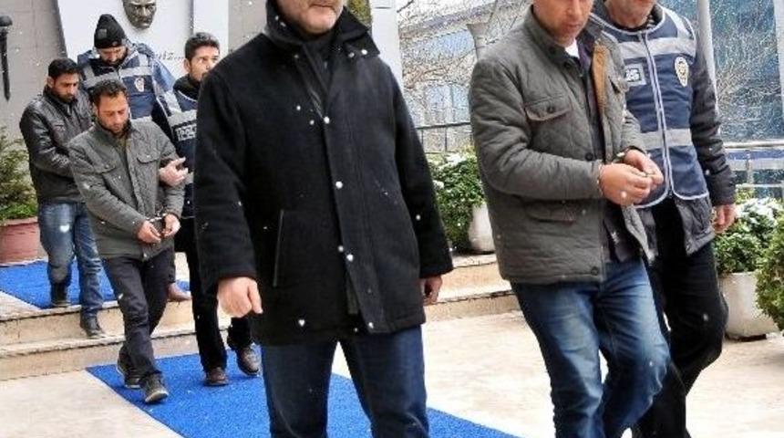 Sahte Savcıların Tuzağına Düşen Adamı Dolandırılmaktan Taksi Şoförü Kurtardı