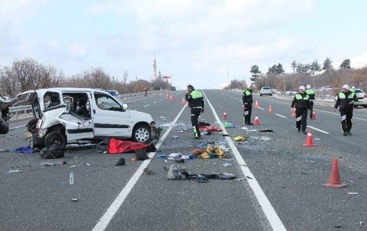 Kamyonet Tır’a Çarptı: 1 Ölü, 2 Yaralı G5