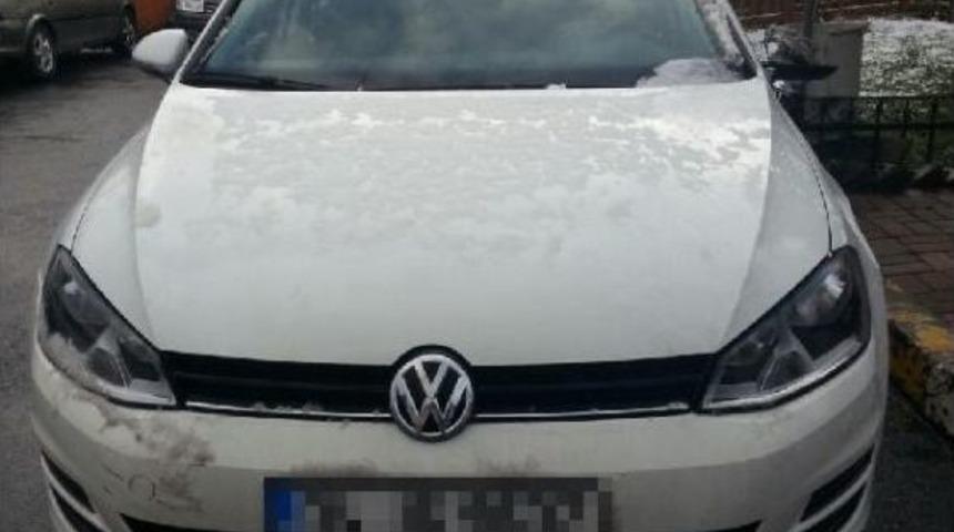 Otomobil Altında 5 Km S&uuml;r&uuml;klenen Cesedin Sırrını Dikiz Aynası Kapağı &Ccedil;&ouml;zd&uuml;