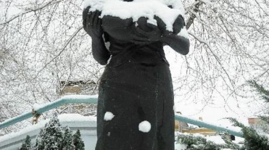 Samsun'da Hayatı Fel&ccedil; Eden Kar, &Ccedil;ocuklar Sevindirdi