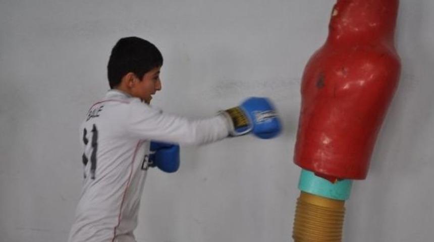 Silopili Gen&ccedil;ler Muay-thai T&uuml;rkiye Şampiyonası&rsquo;na Hazırlanıyor