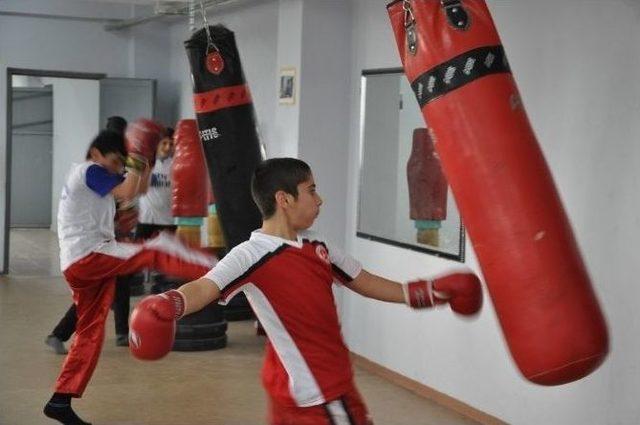 Silopili Gençler Muay-thai Türkiye Şampiyonası’na Hazırlanıyor