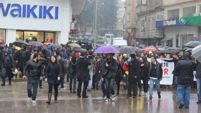 Kilis’te Öğrenciler Özgecan İçin Yürüdü