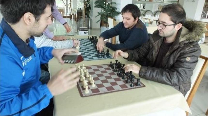 Satran&ccedil; Milli Takımı Burhaniye&rsquo;de Kampa Girdi