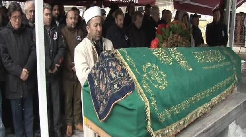 Fikret Şeneş Son Yolculuğuna Uğurlandı