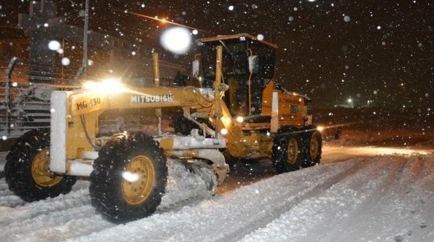 Dilovası Belediyesi Kar Timleri G&ouml;rev Başında