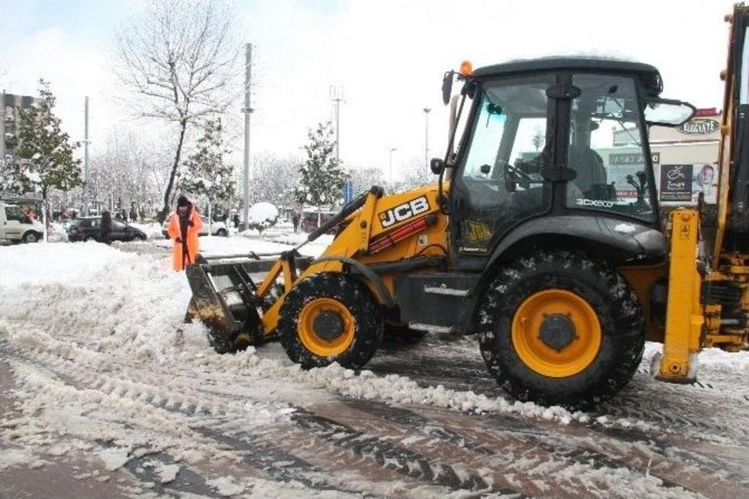 Adapazarı Belediyesi&rsquo;nden Kar Seferberliği