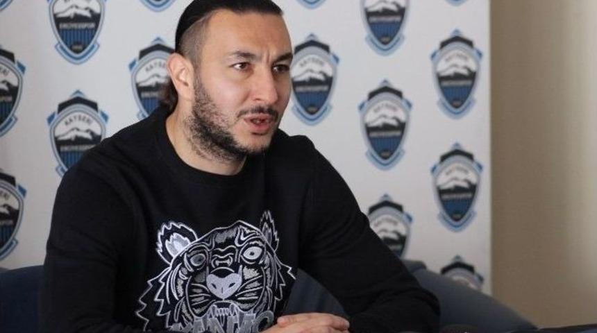 Erciyesspor Kaptanı&rsquo;ndan &lsquo;&ouml;zgecan&rsquo; Tepkisi