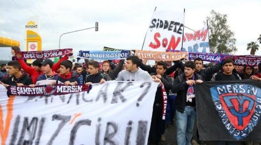 &Ouml;zgecan I&ccedil;in Okuduğu &Uuml;niversitede 15 Bin Kişi Y&uuml;r&uuml;d&uuml; (3)