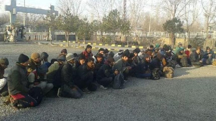 50 Ka&ccedil;ak Iğdır'da Yakalandı