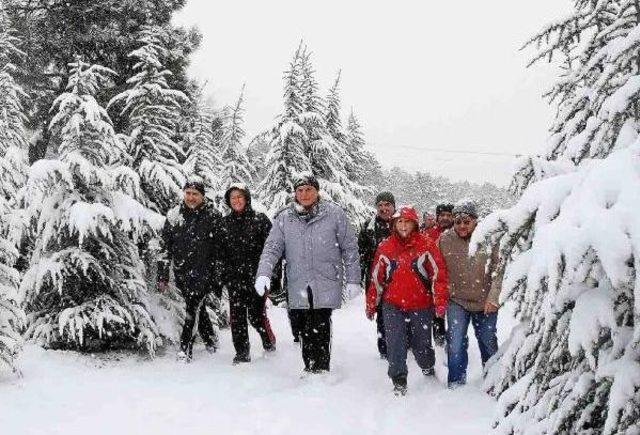 Başkan Karaosmanoğlu'ndan Kar Altında Sağlıklı Yaşam Yürüyüşü