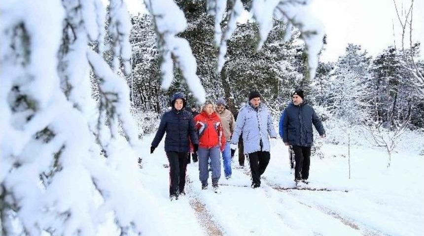 Başkan, Kara Rağmen Y&uuml;r&uuml;d&uuml;