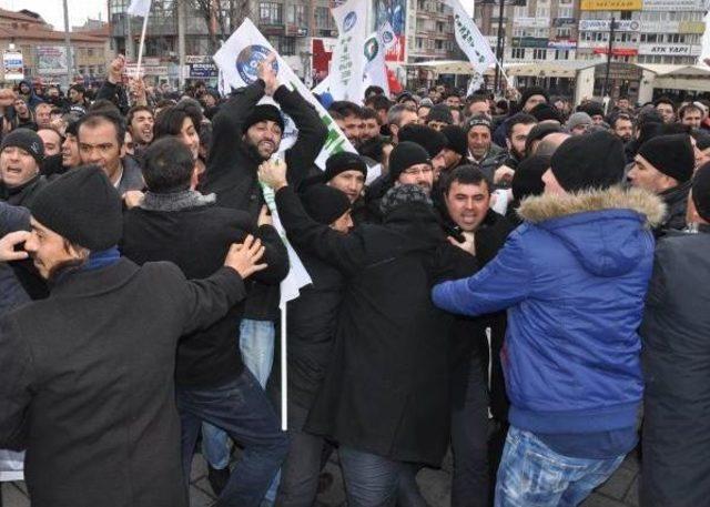 Sivas'ta, Demir-Çelik Işçilerine Polis Müdahalesi