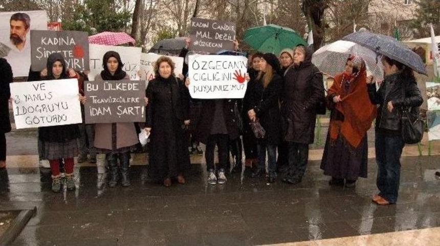 G&ouml;n&uuml;ll&uuml; Anneler &Ouml;zgecan İ&ccedil;in Basın A&ccedil;ıklaması Yaptı