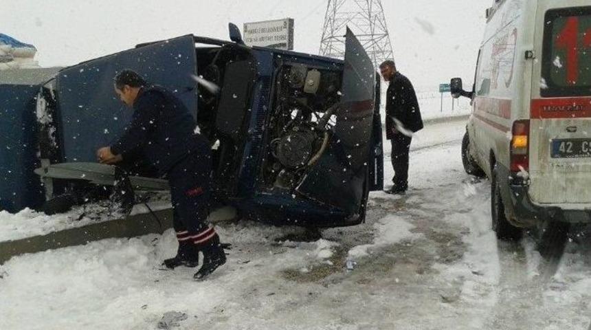 K&ouml;peğe &Ccedil;arpmamak İ&ccedil;in Kaza Yaptı: 1 Yaralı
