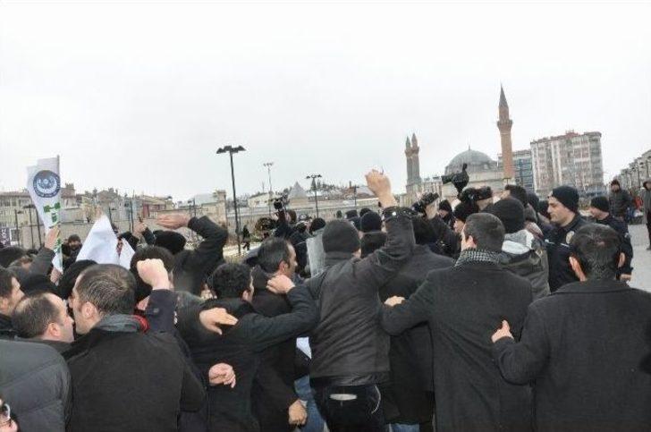 Sivas’ta Eylemlerini Sürdüren İşçilere Polis Müdahale Etti G4