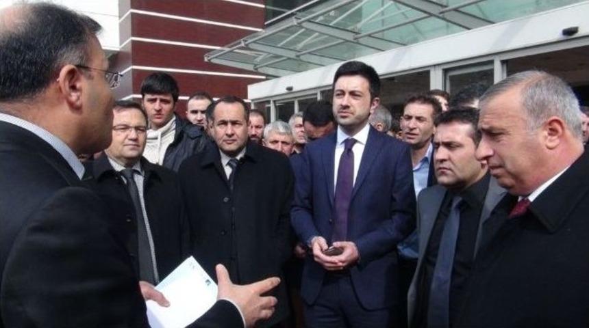 Esnaflar, Avm&rsquo;nin Elektriklerinin Kesmesine İzin Vermedi