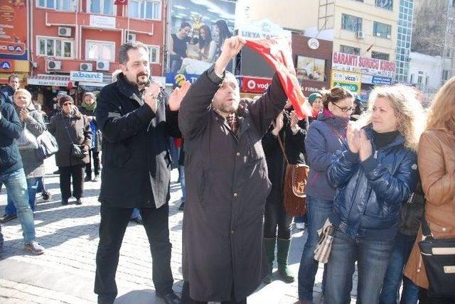 Edremitlilerden Özgecan Cinayetine Tepki