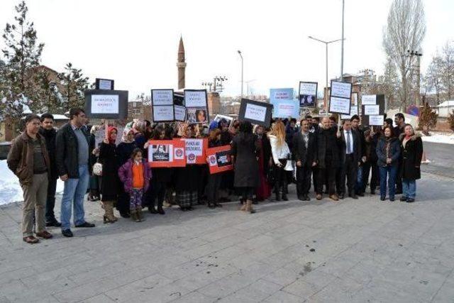 Ahlat’Ta Kadınlardan 'özgecan' Yürüyüşü