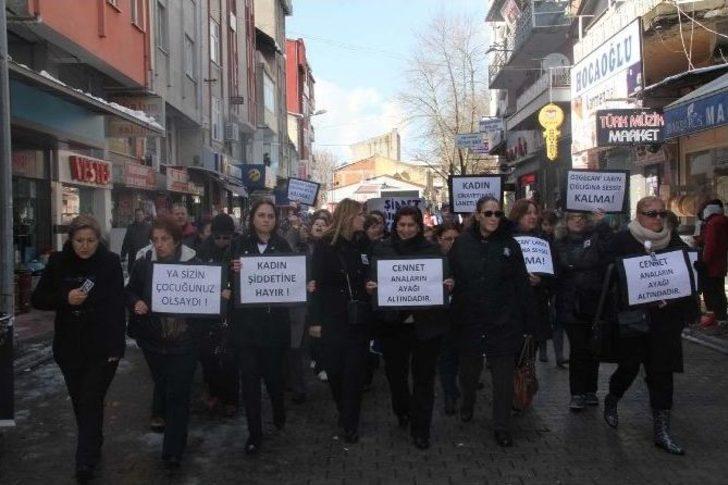 Alaplı’da Özgecan İçin Yürüyüş Düzenlendi G3