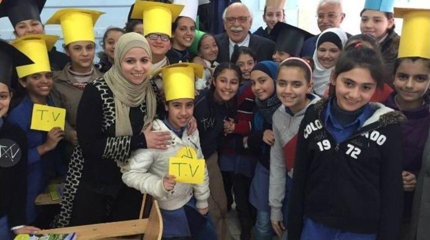 Bakan Avcı&rsquo;ya &Uuml;rd&uuml;nl&uuml; &Ouml;ğrencilerden B&uuml;y&uuml;k İlgi