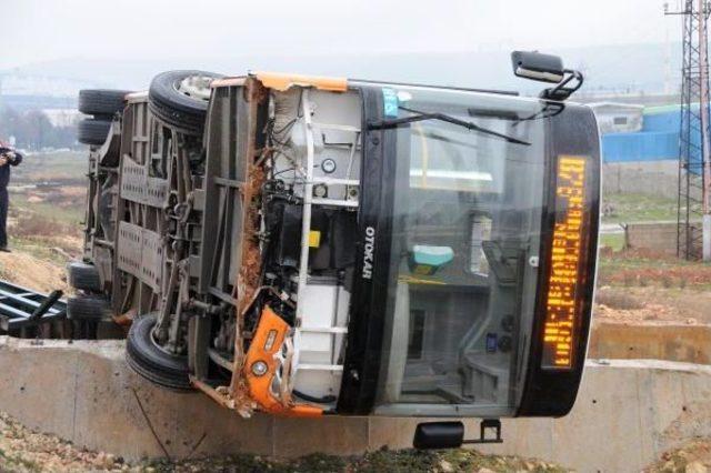 Gaziantep'te Yolcu Otobüsü Devrildi: 7 Yaralı