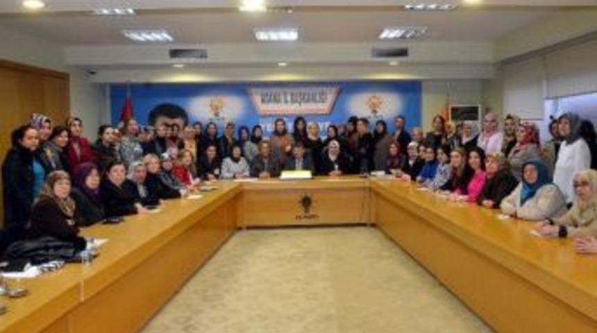 Ak Parti Kadın Kolları İlk Toplantısını Yaptı