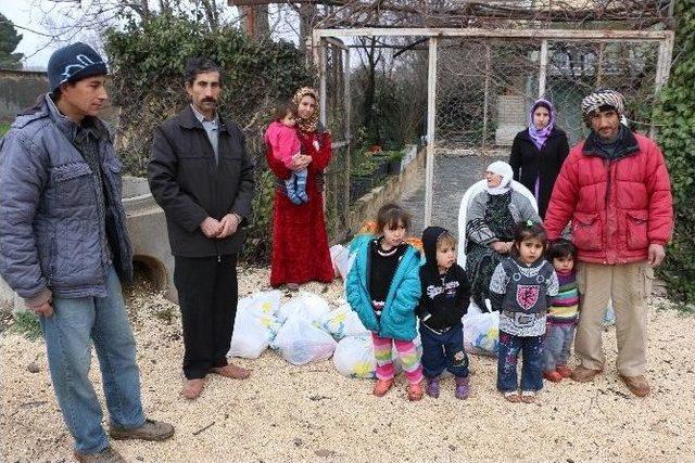 Deaş Zulmünden Kaçan 16 Kişilik Türkmen Aileye Yardım