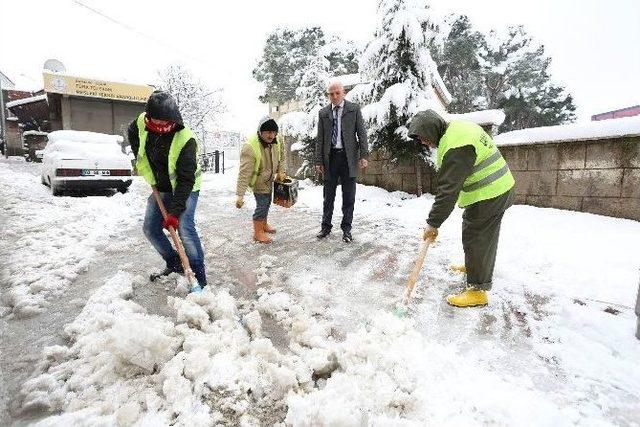 Başkan Genç’in Çocuklarla Kar Keyfi