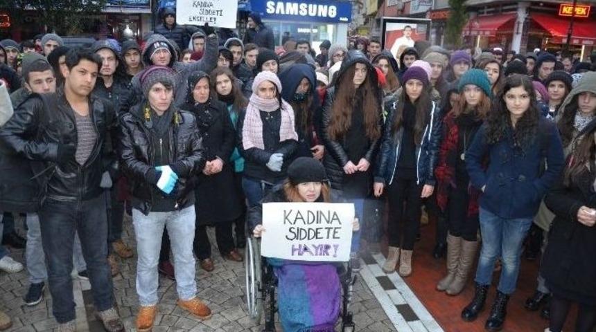 Gen&ccedil;lerden &Ouml;zgecan İ&ccedil;in &Ccedil;ığlık