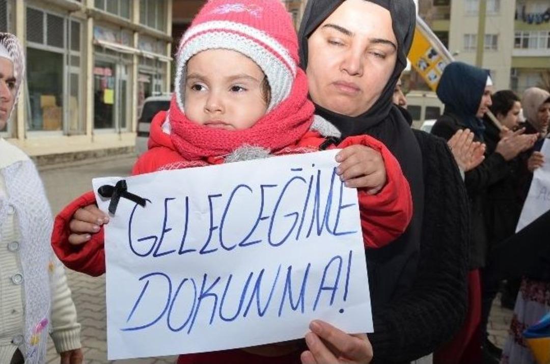 Viranşehirli Kadınlardan &Ouml;zgecan Cinayetine Tepki