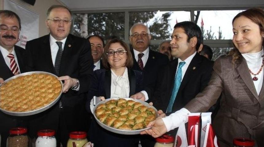 Baklavaya T&uuml;rk Standardı Geliyor