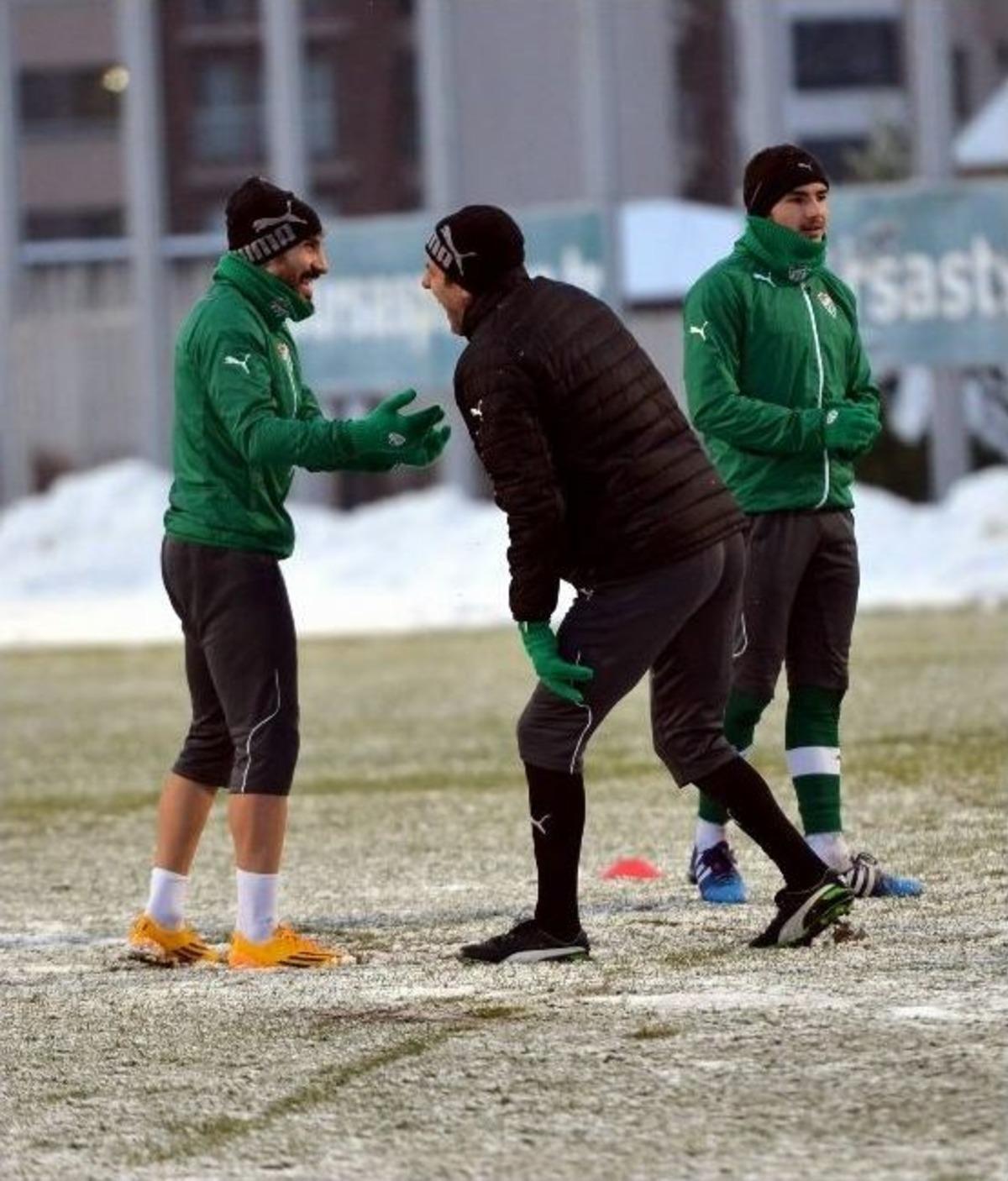 Bursaspor, &Ccedil;aykur Rize Hazırlıklarını S&uuml;rd&uuml;r&uuml;yor